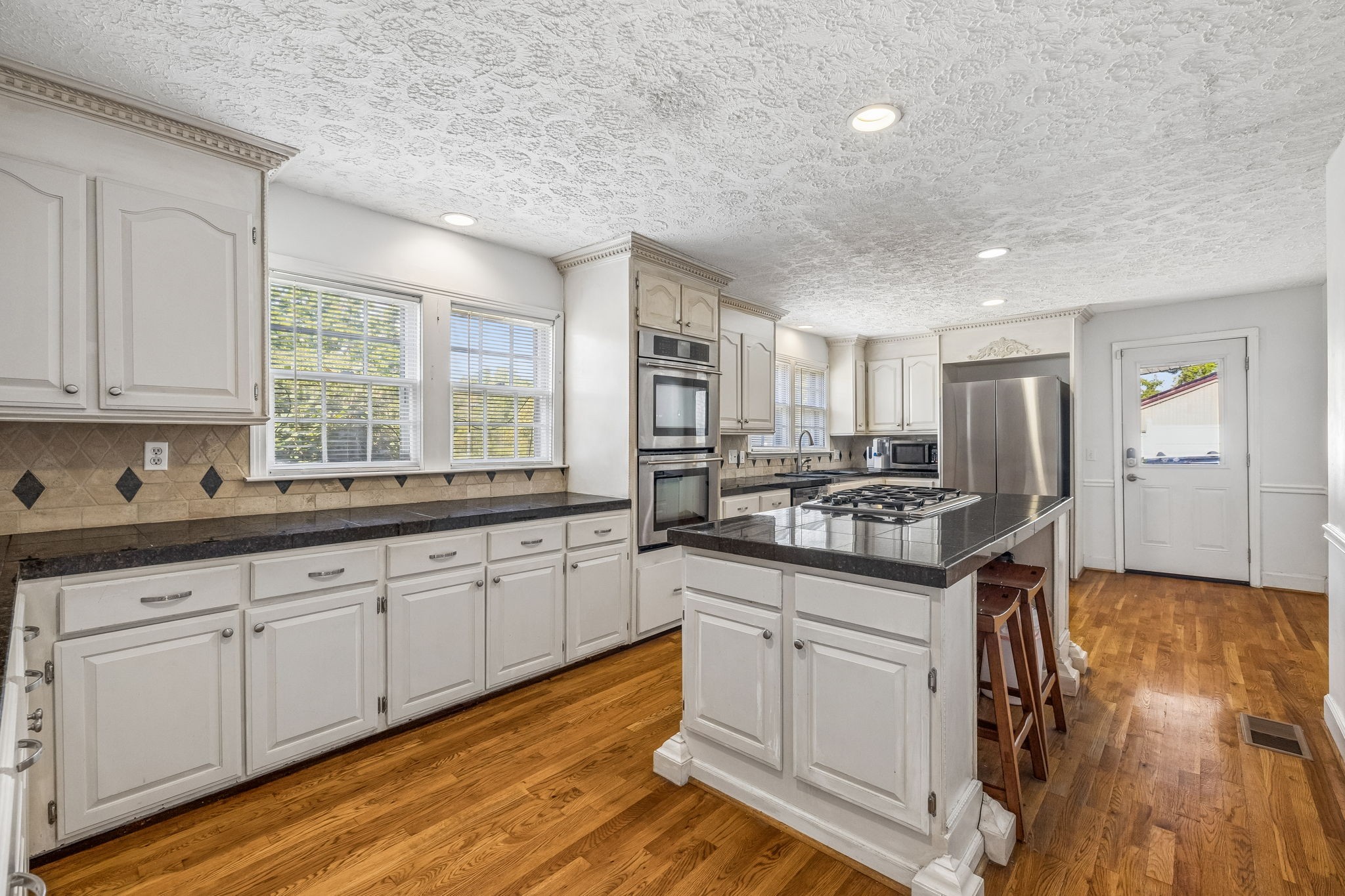 1332 S Dickerson Rd