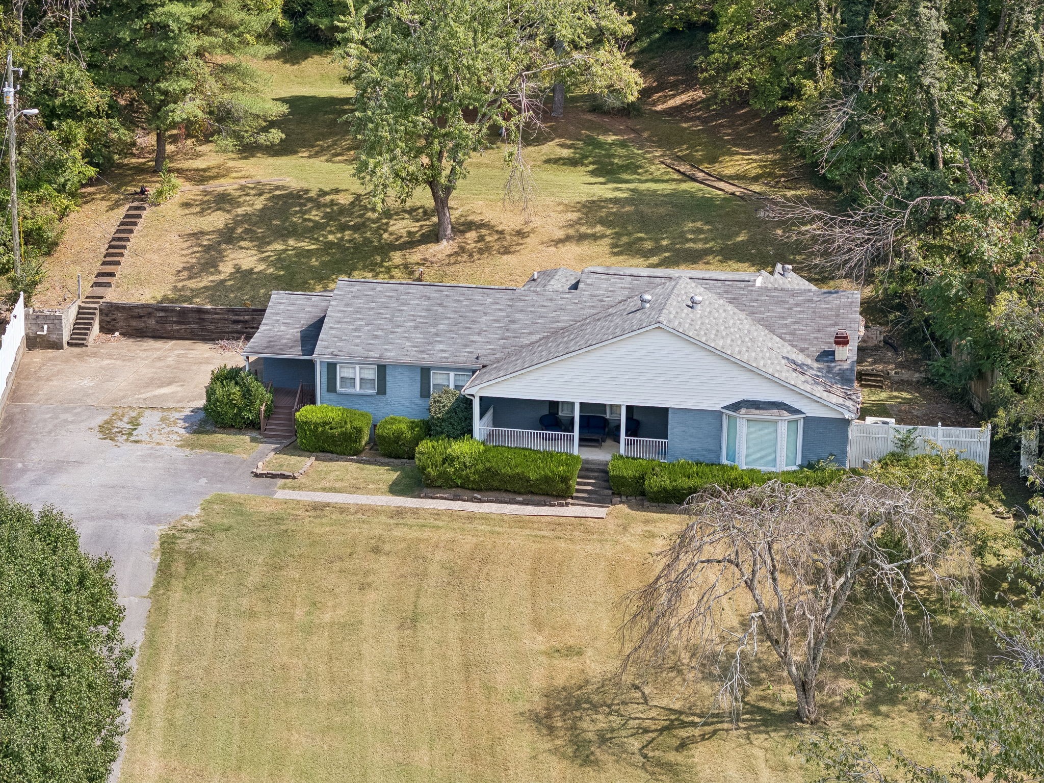 1332 S Dickerson Rd