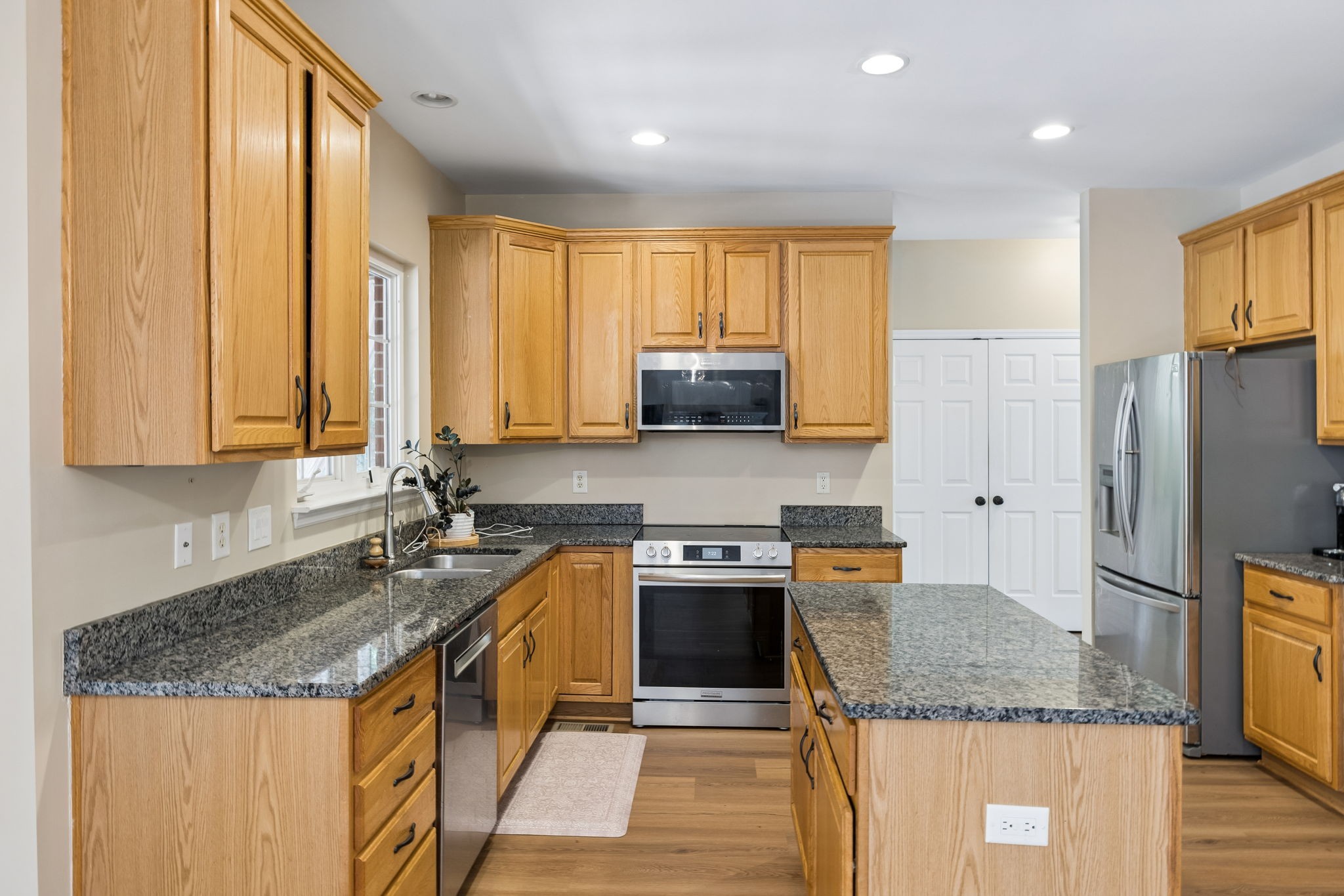 821 Holt Grove Ct
