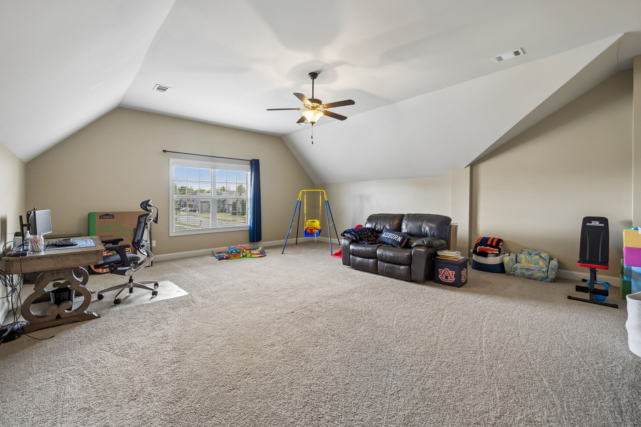 2731 Jasmine St