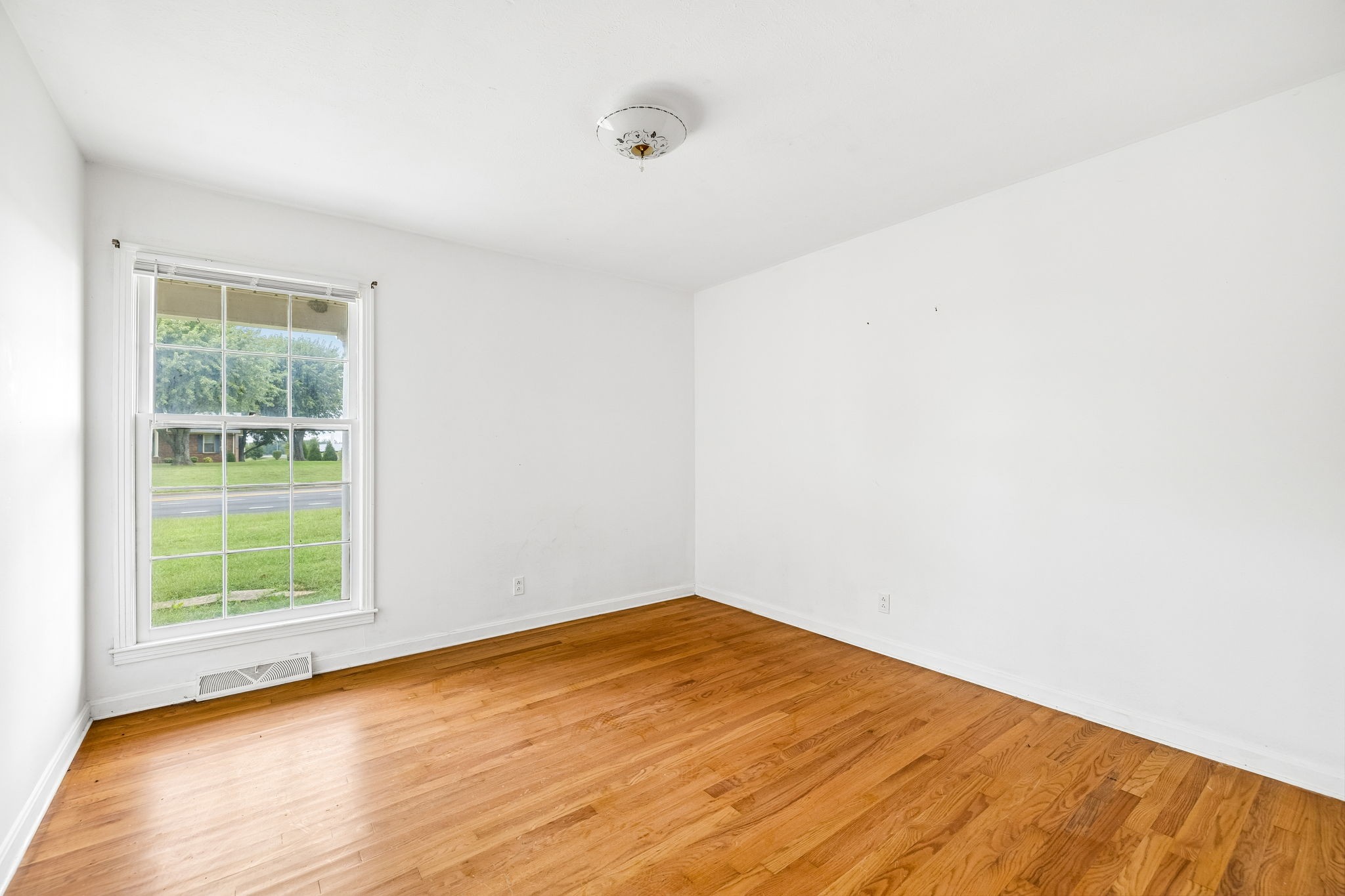 5988 Highway 31, W