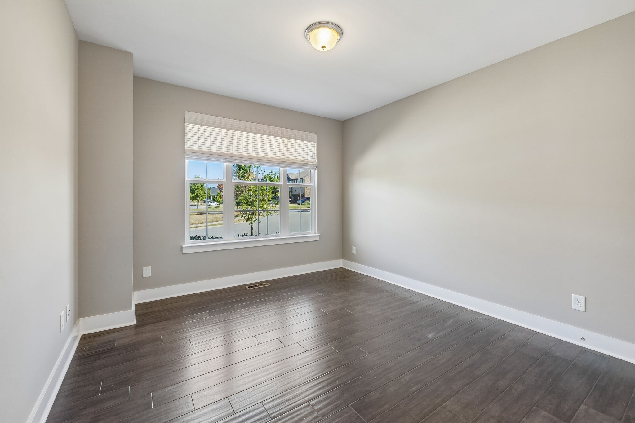 2001 Oliver Dr