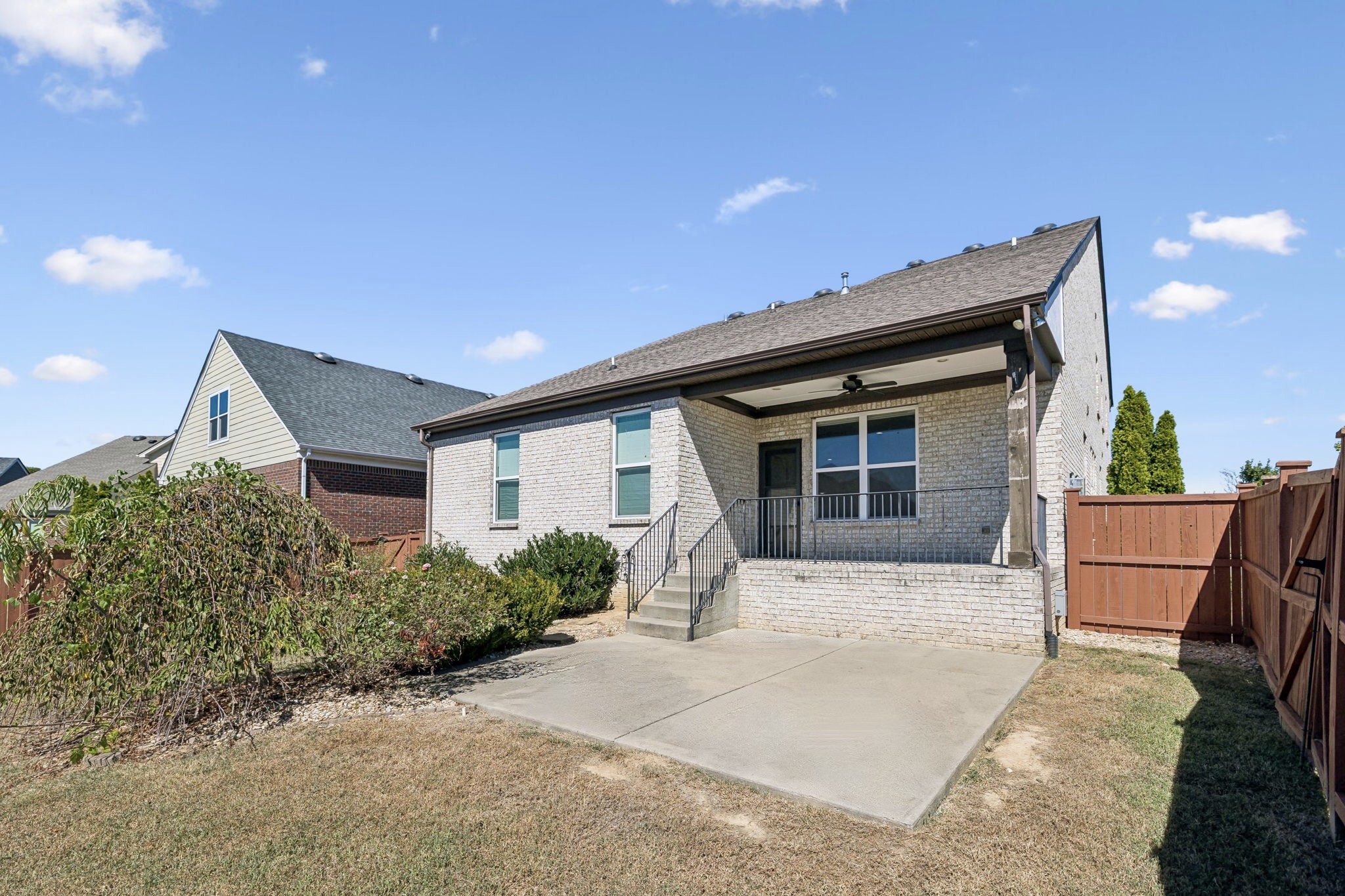 2001 Oliver Dr