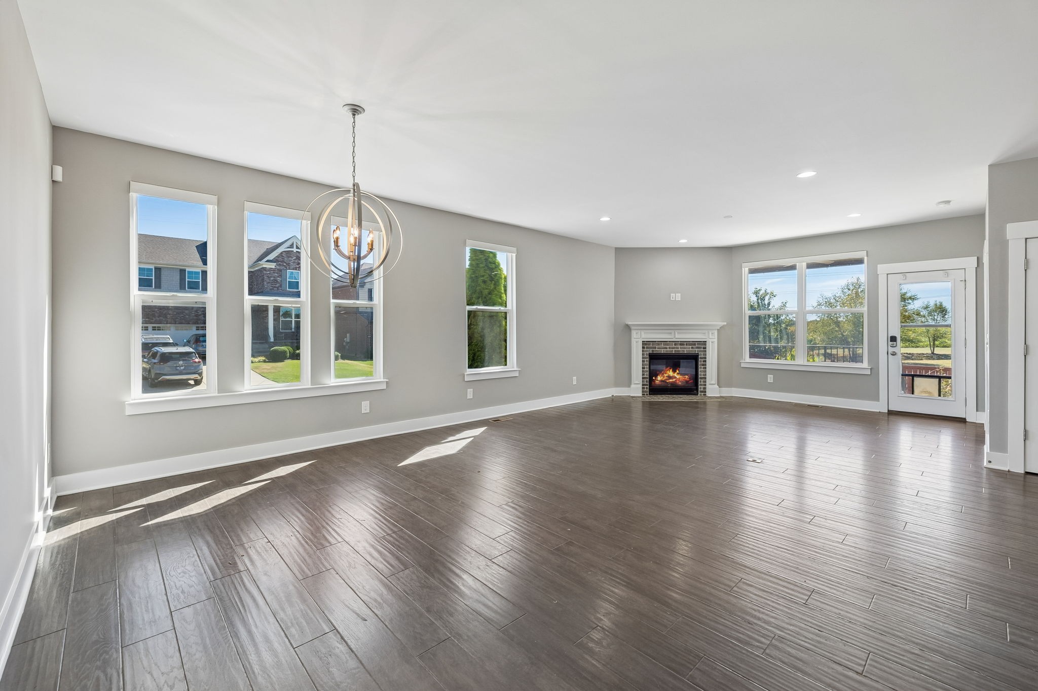 2001 Oliver Dr
