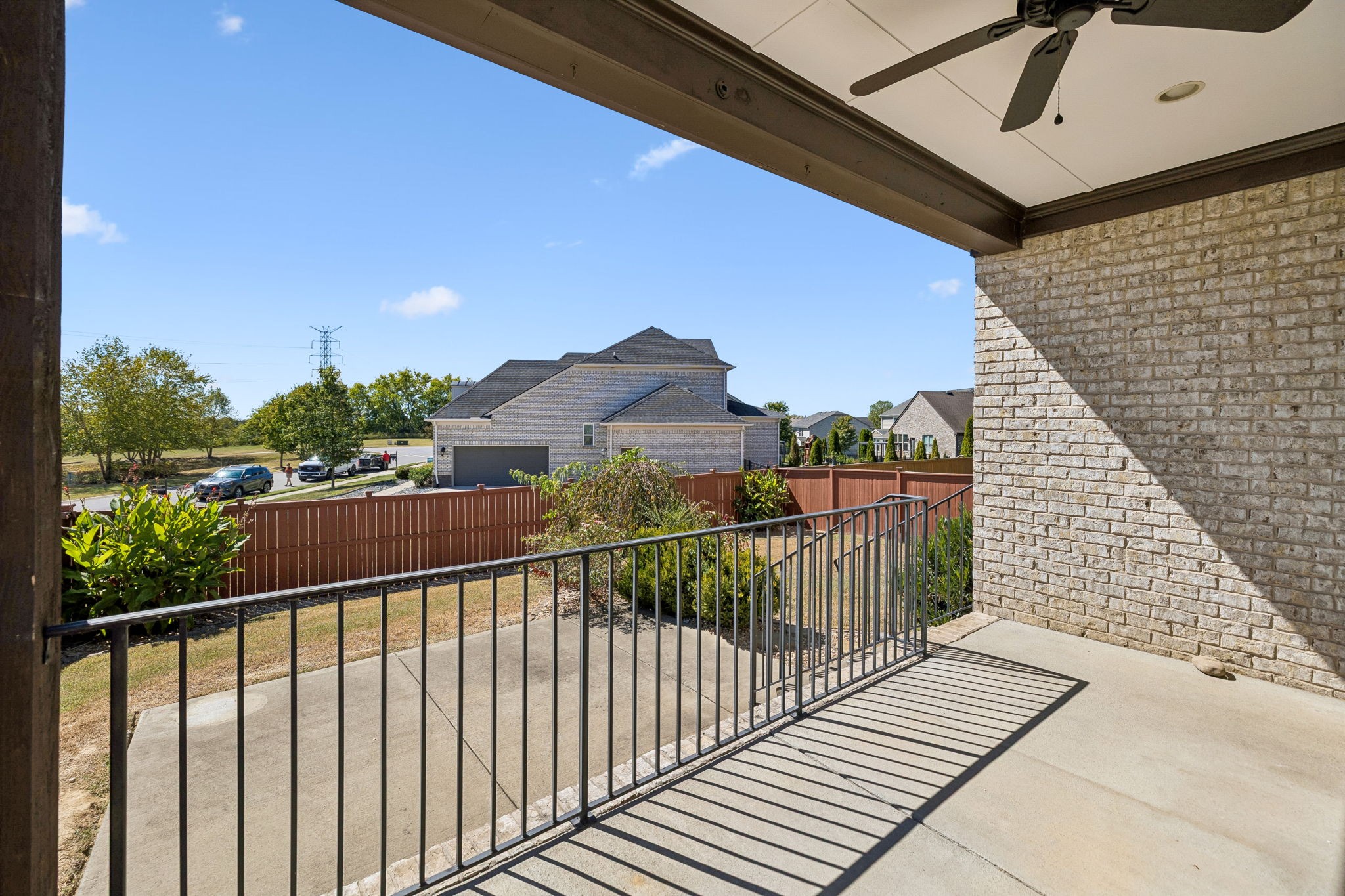 2001 Oliver Dr