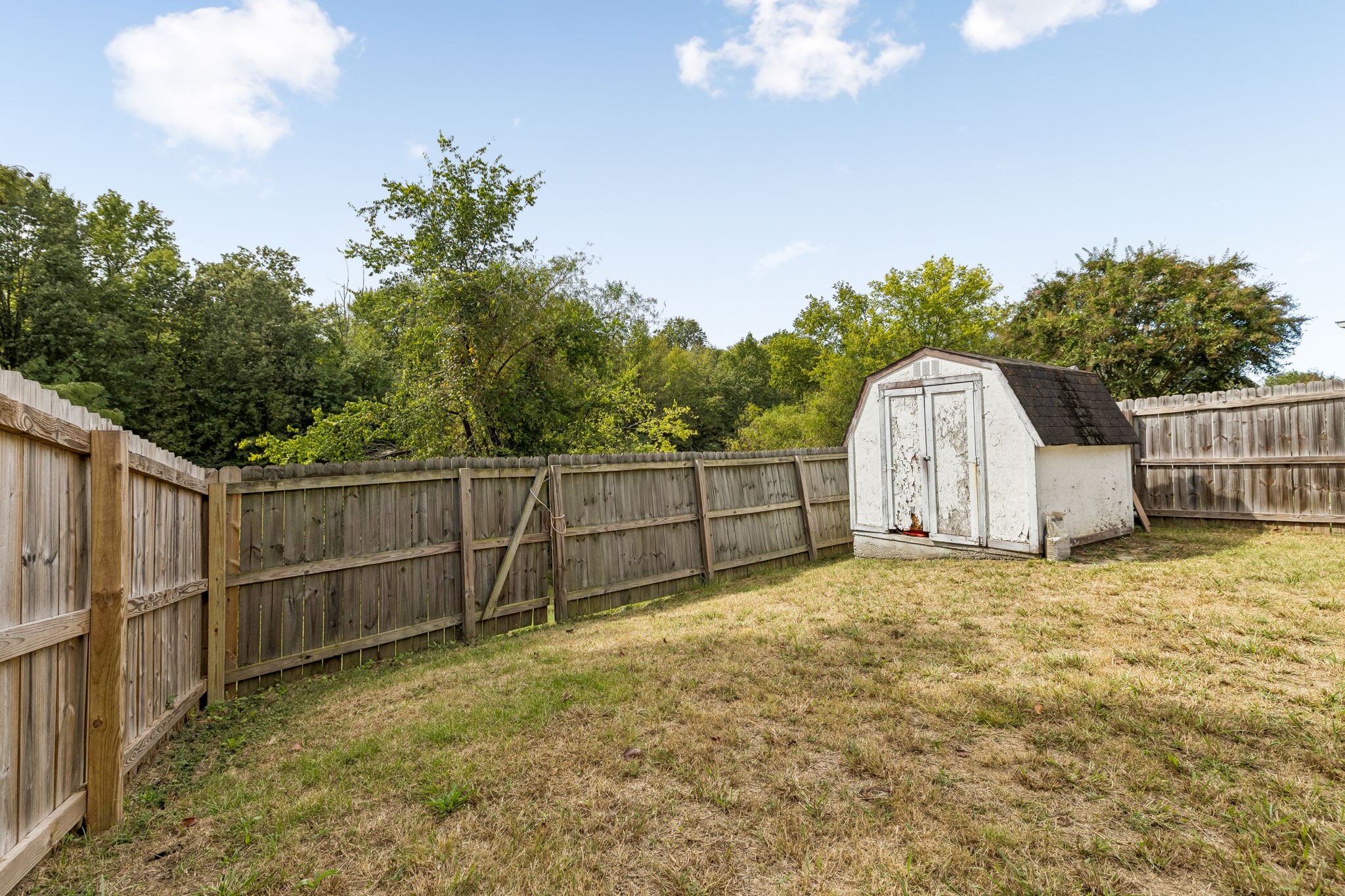 2309 Benay Rd