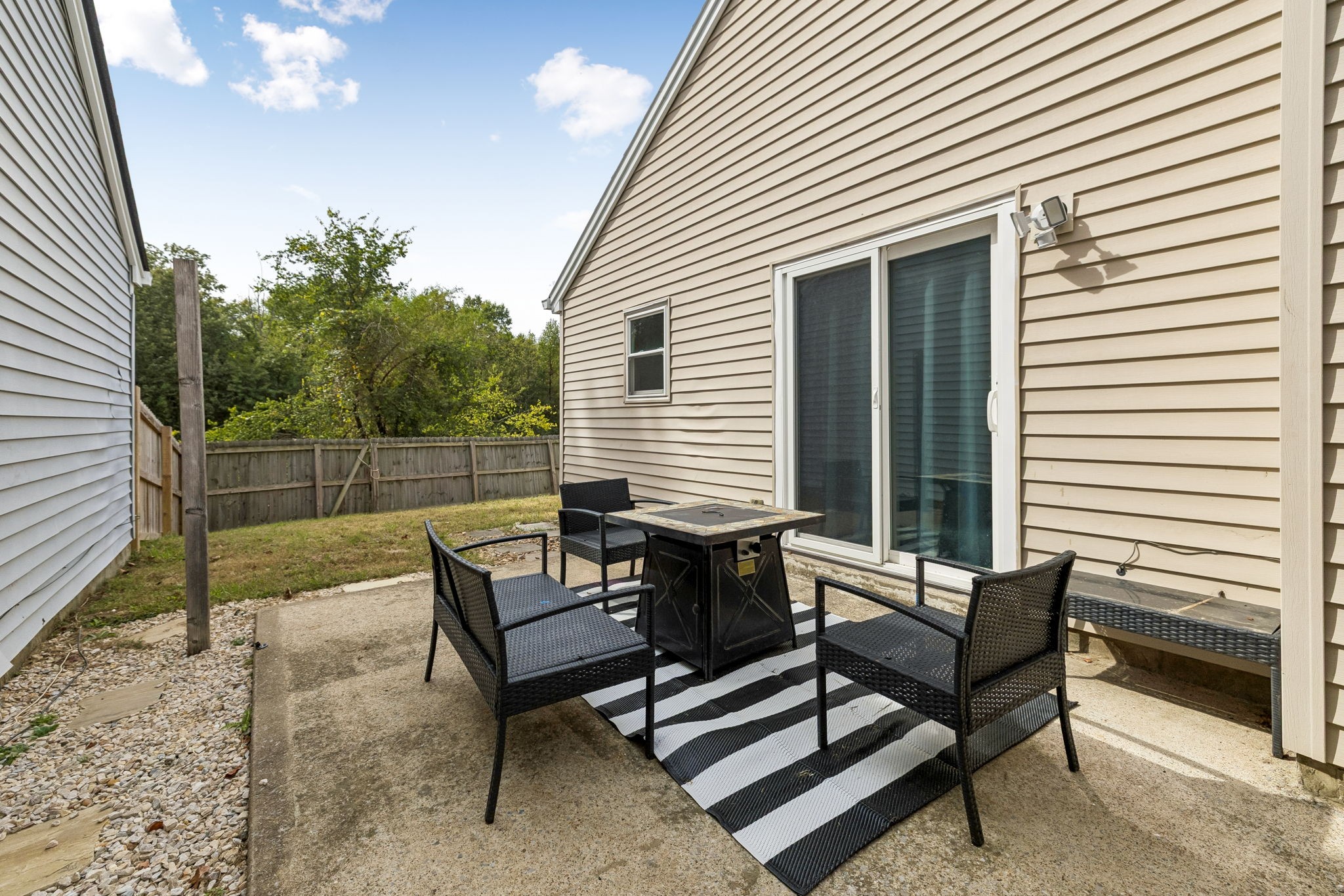 2309 Benay Rd