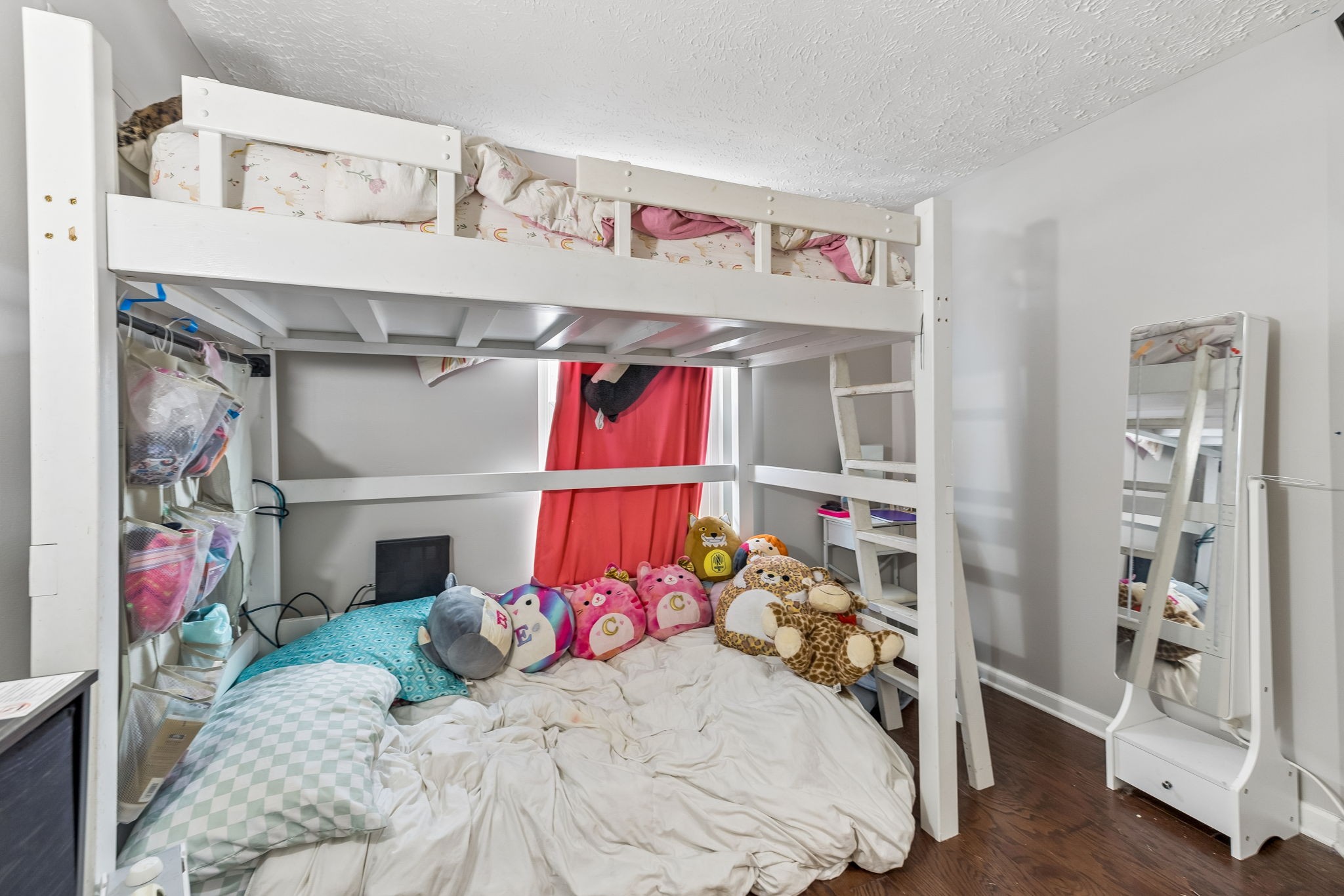 2309 Benay Rd