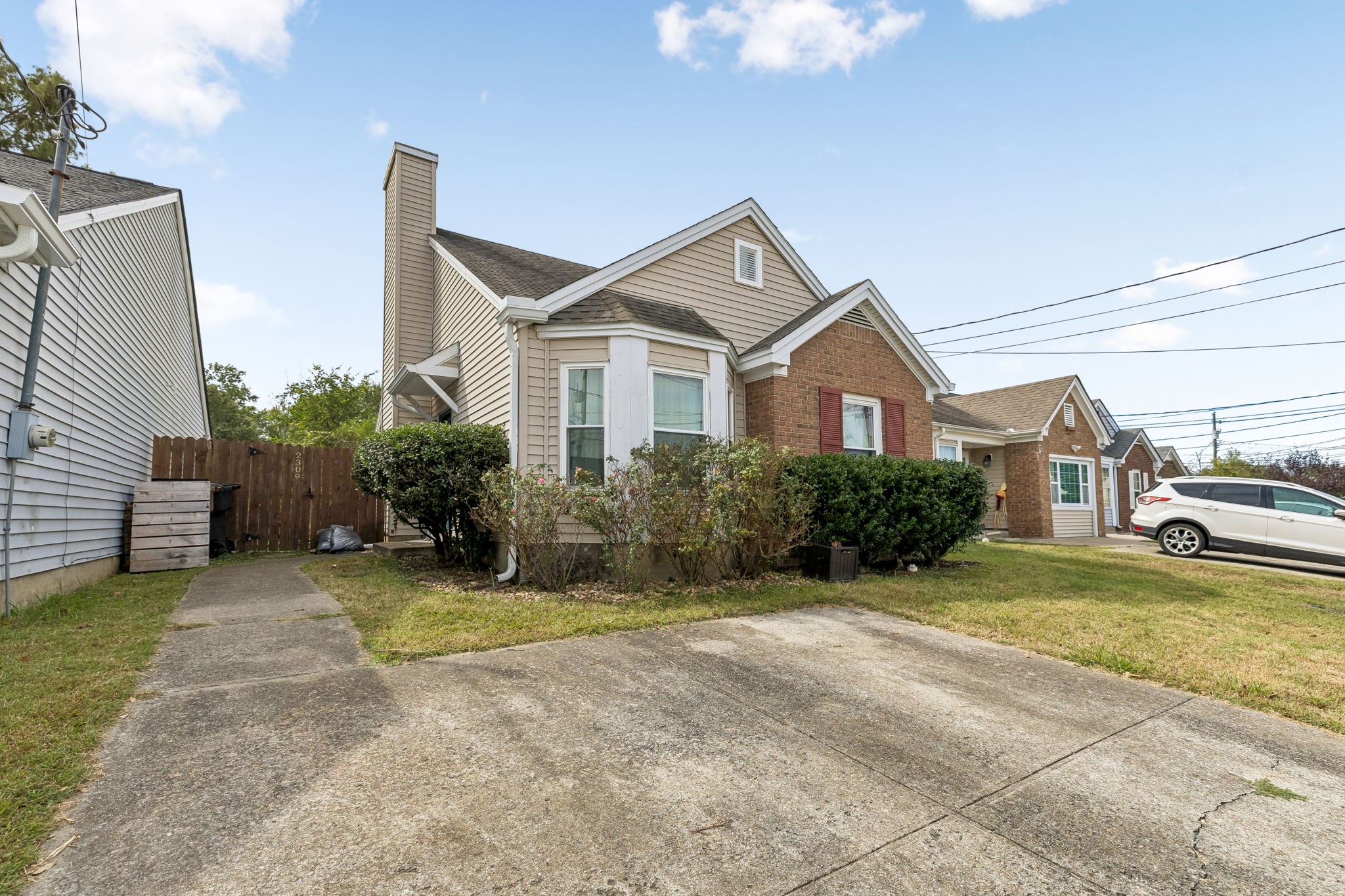 2309 Benay Rd