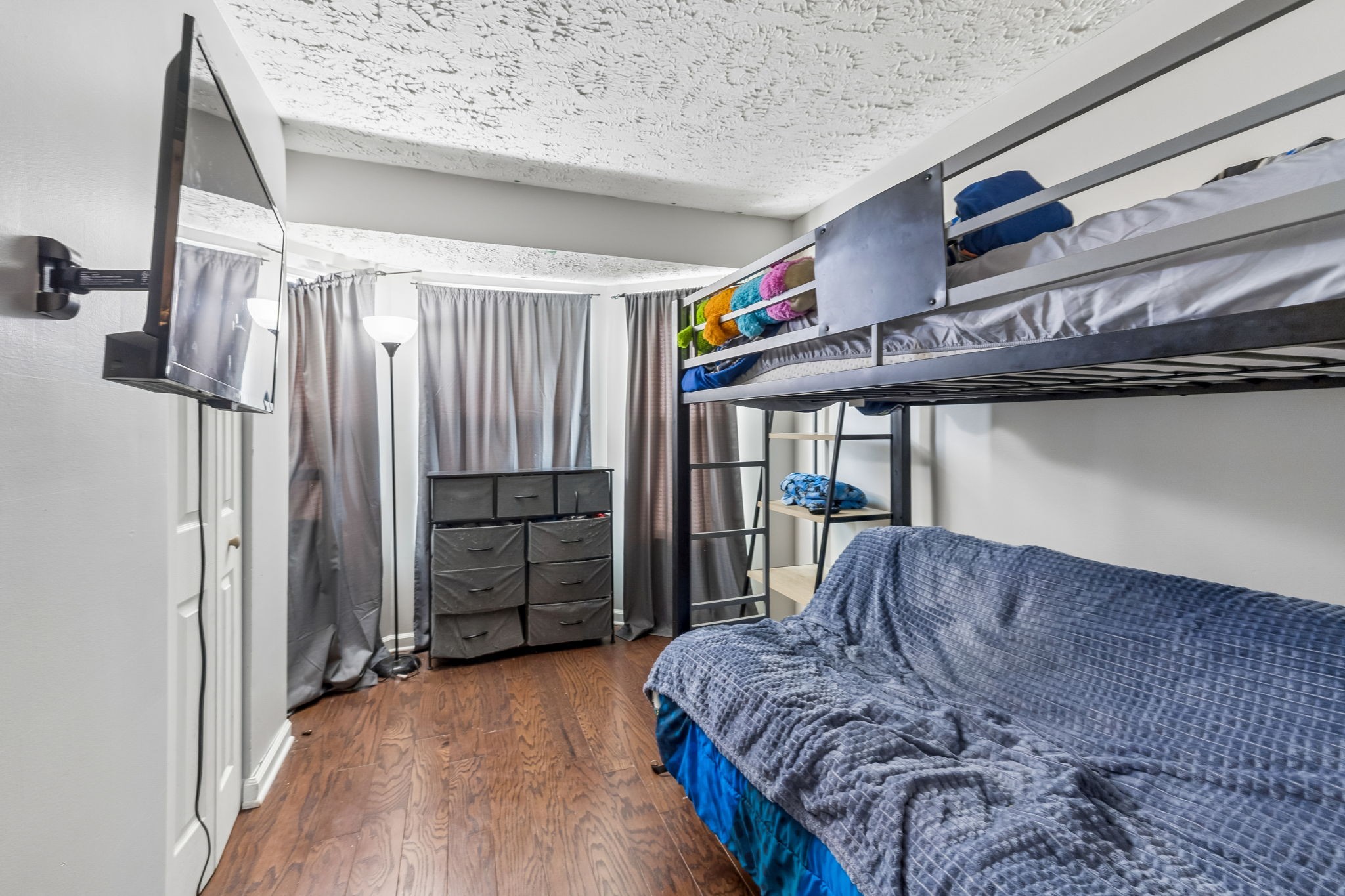 2309 Benay Rd