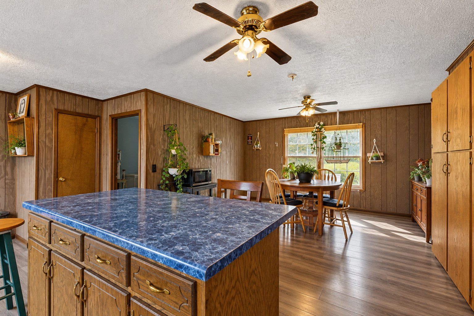 179 Lakeside Dr