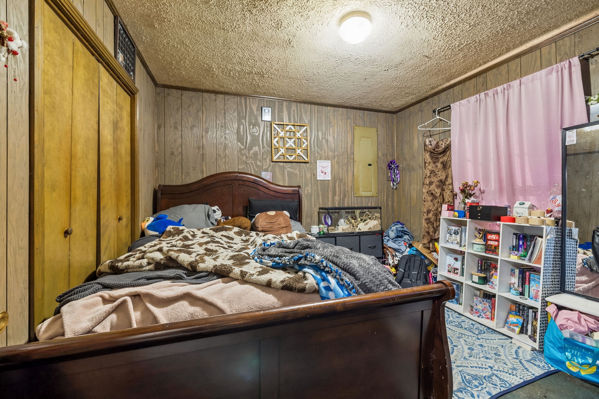 179 Lakeside Dr