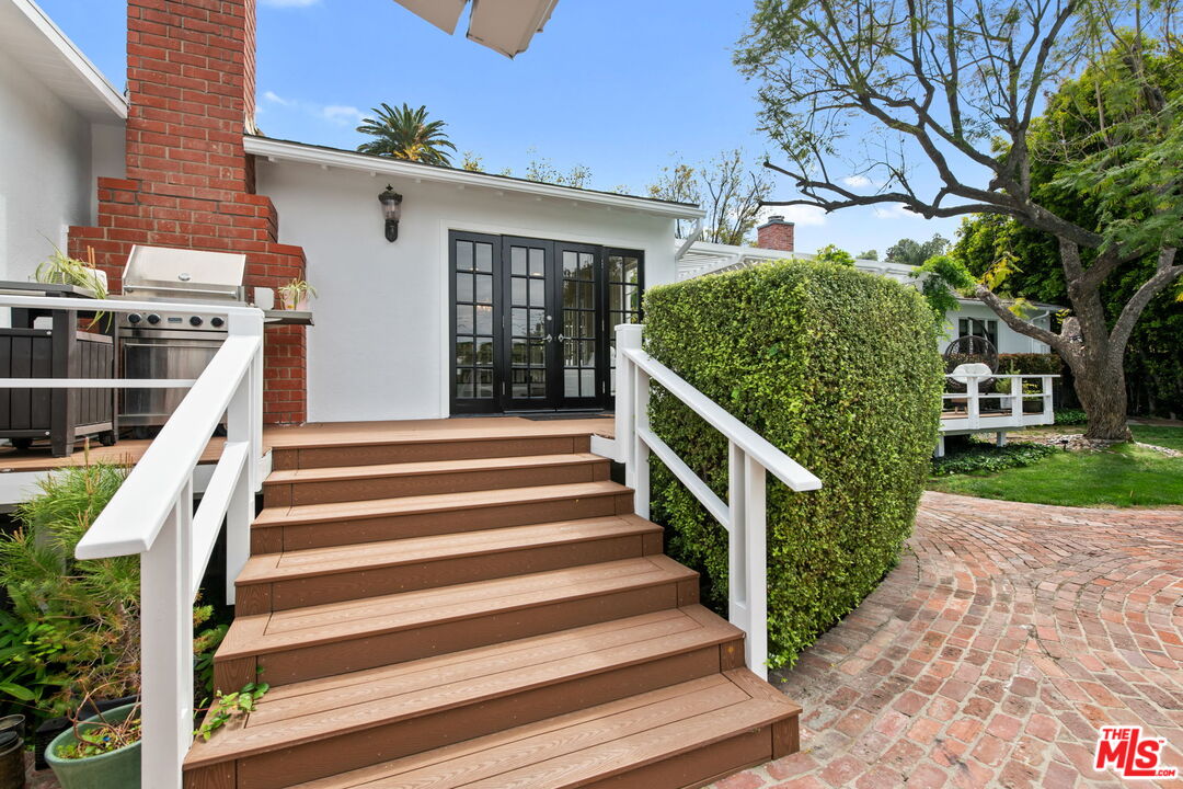 17949 Karen Dr