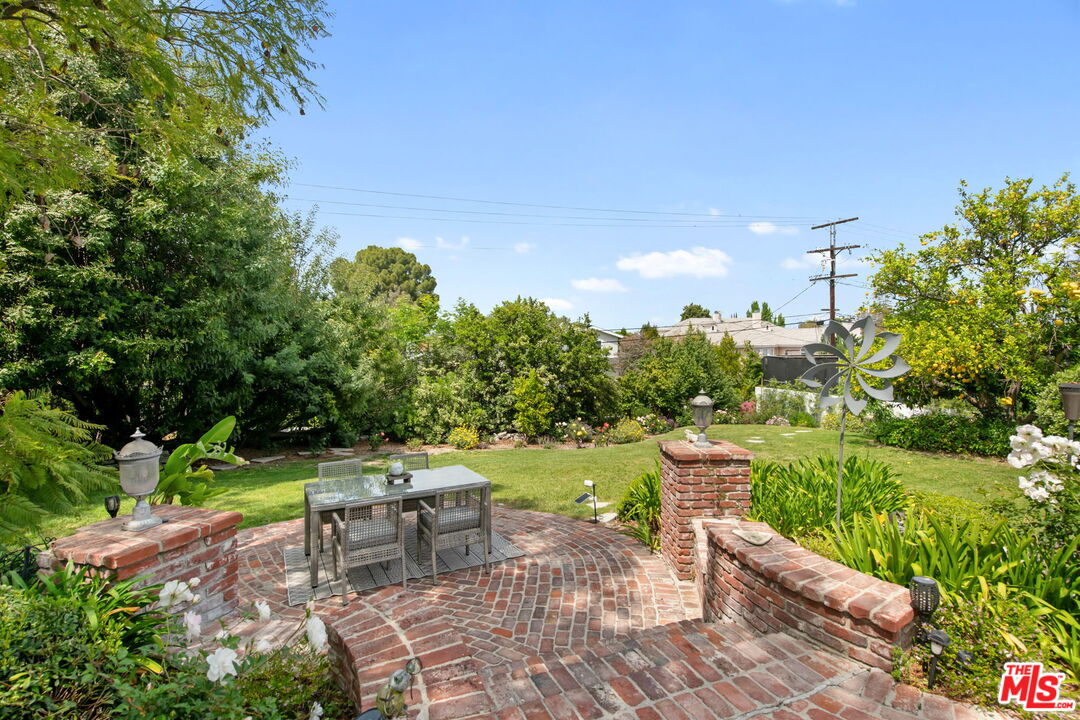 17949 Karen Dr