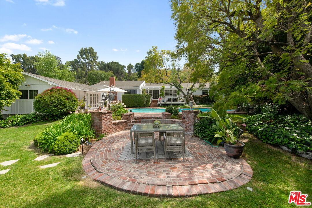 17949 Karen Dr
