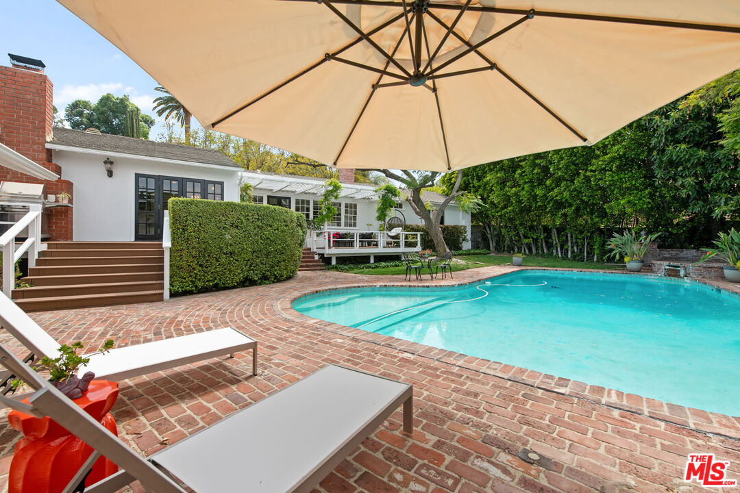 17949 Karen Dr