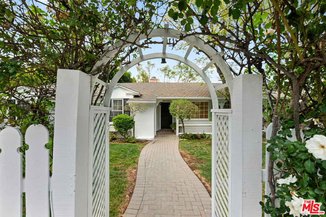 17949 Karen Dr