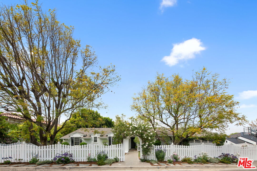 17949 Karen Dr