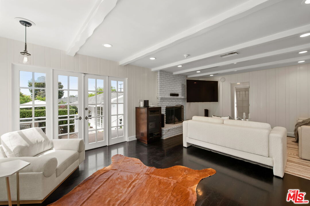 17949 Karen Dr