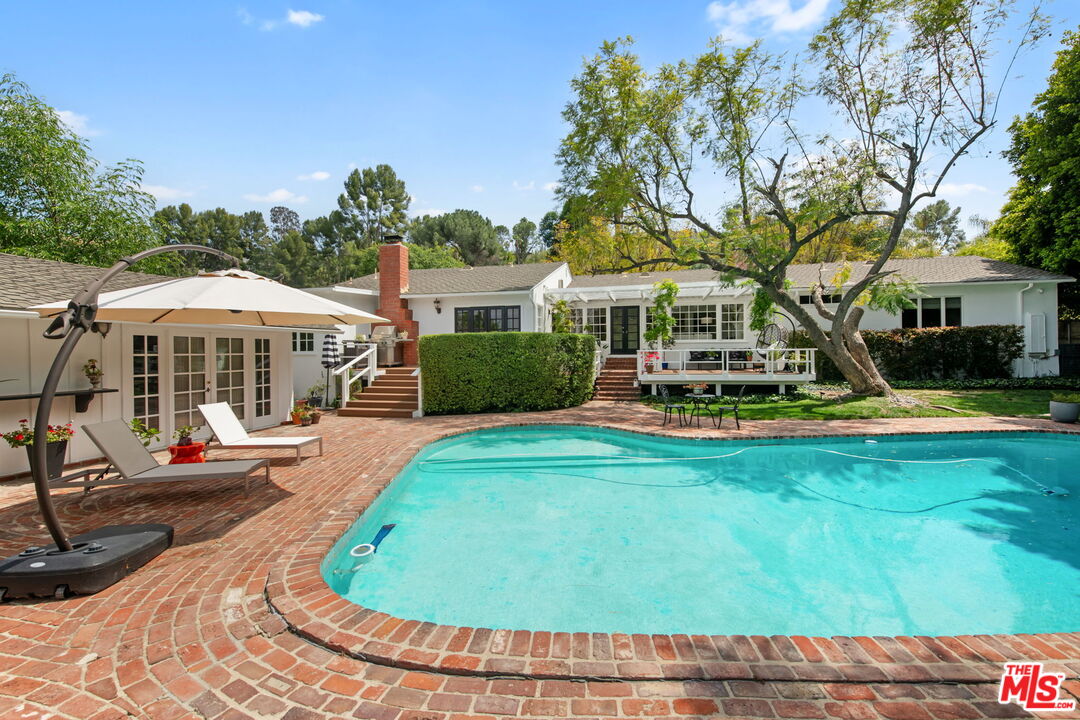 17949 Karen Dr