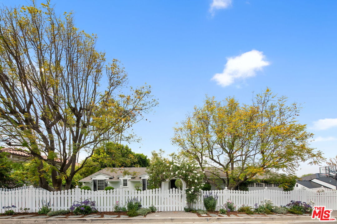 17949 Karen Dr