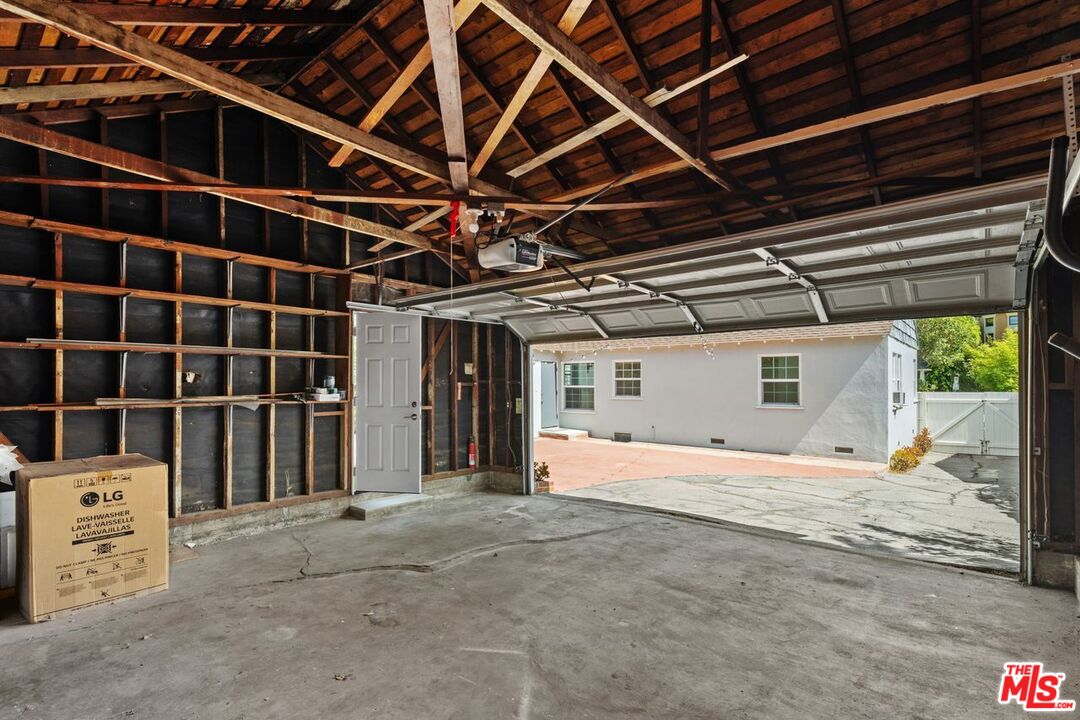 1019 Amherst Ave