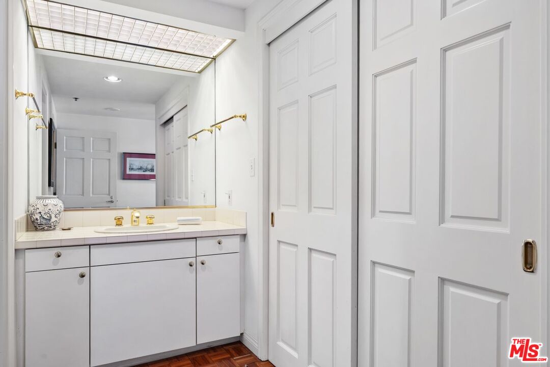 10724 Wilshire Blvd Unit: 1104