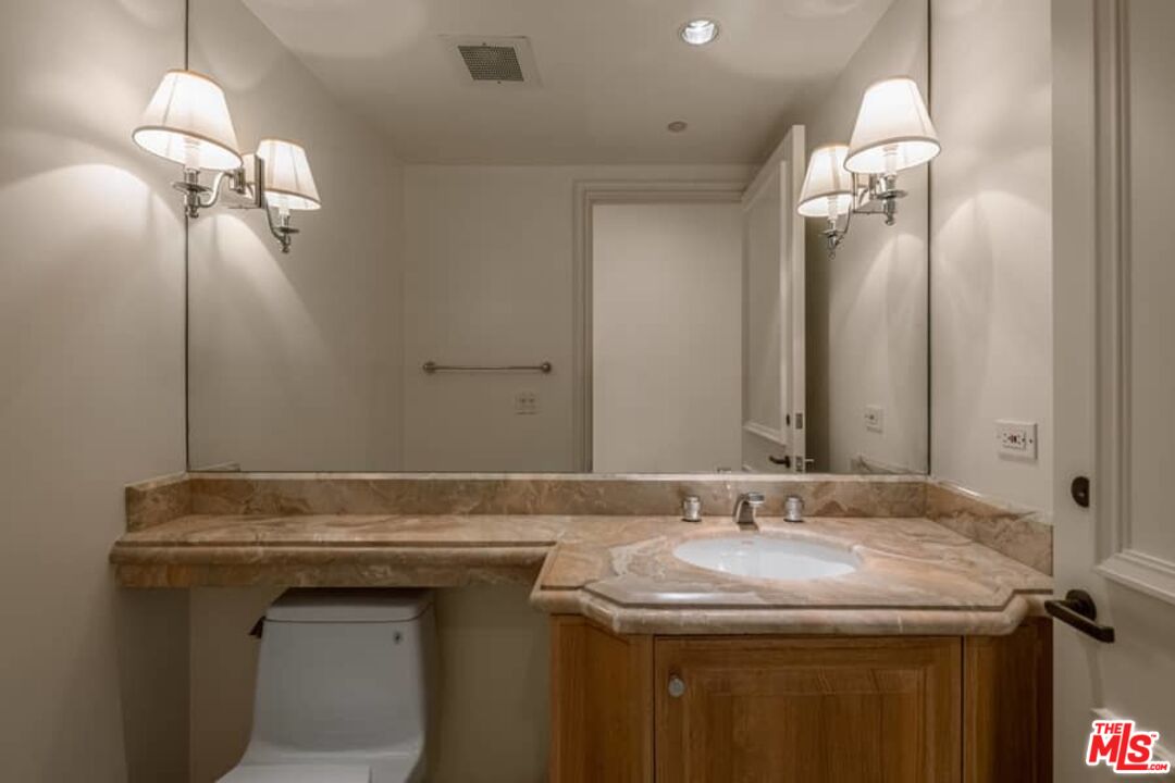 701 Ocean Ave Unit: PHD