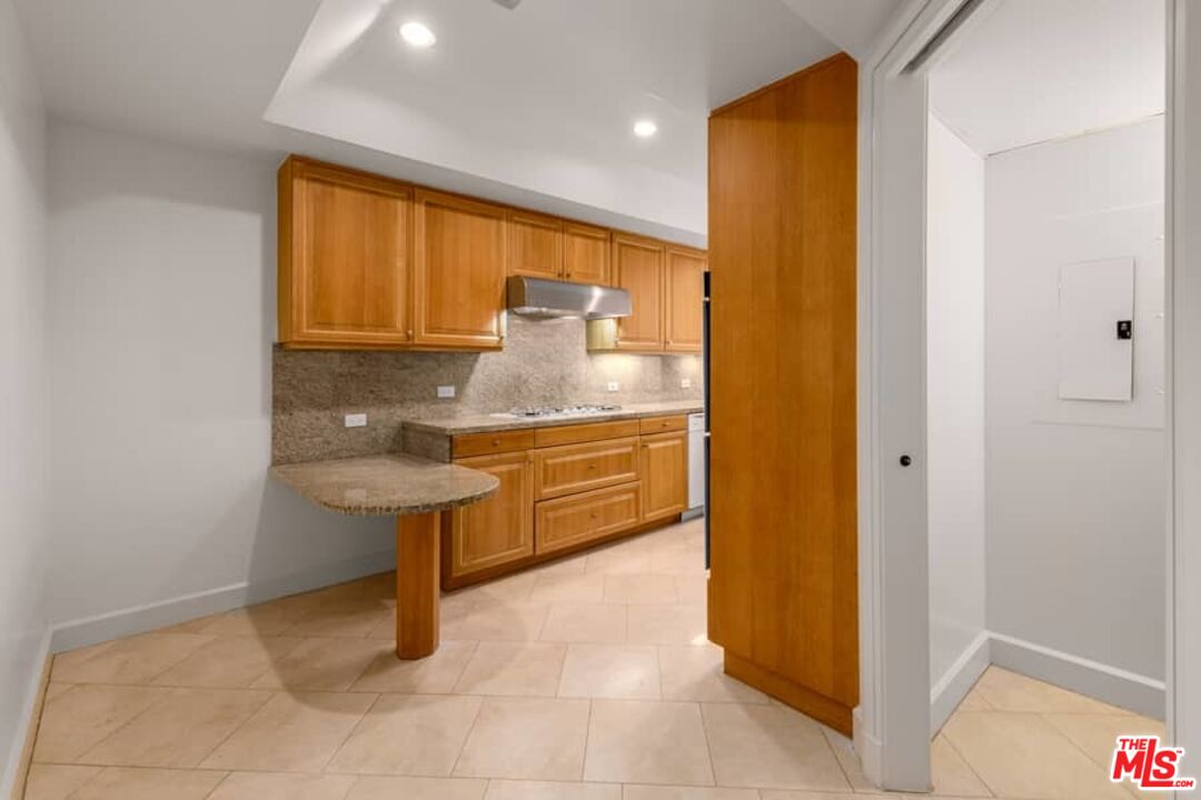 701 Ocean Ave Unit: PHD