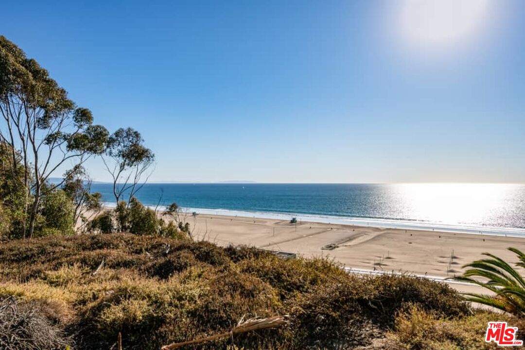 701 Ocean Ave Unit: PHD