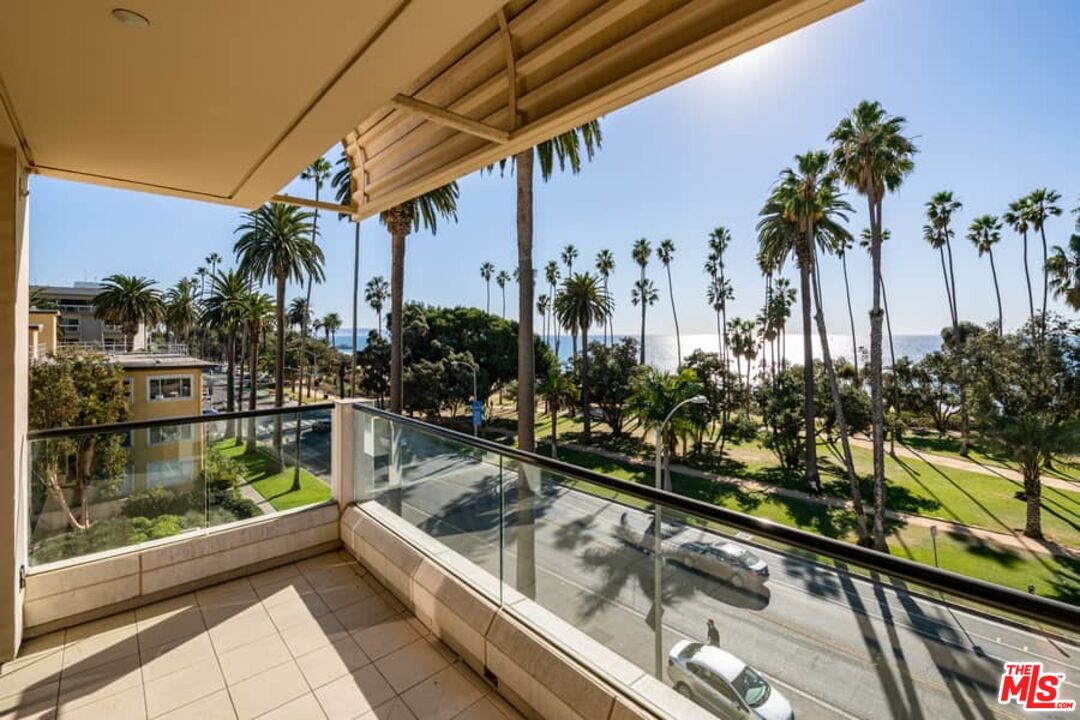 701 Ocean Ave Unit: PHD