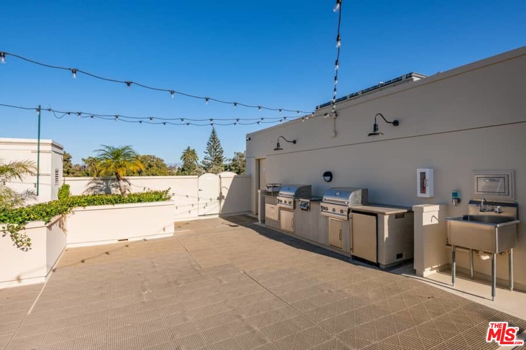 701 Ocean Ave Unit: PHD