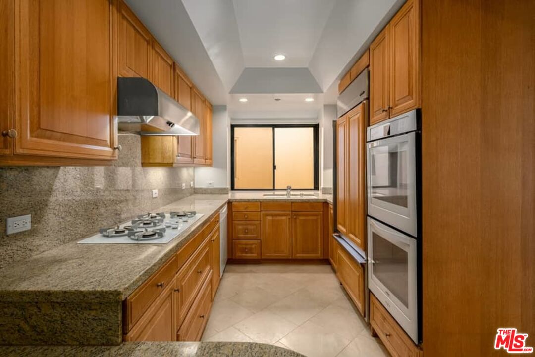 701 Ocean Ave Unit: PHD