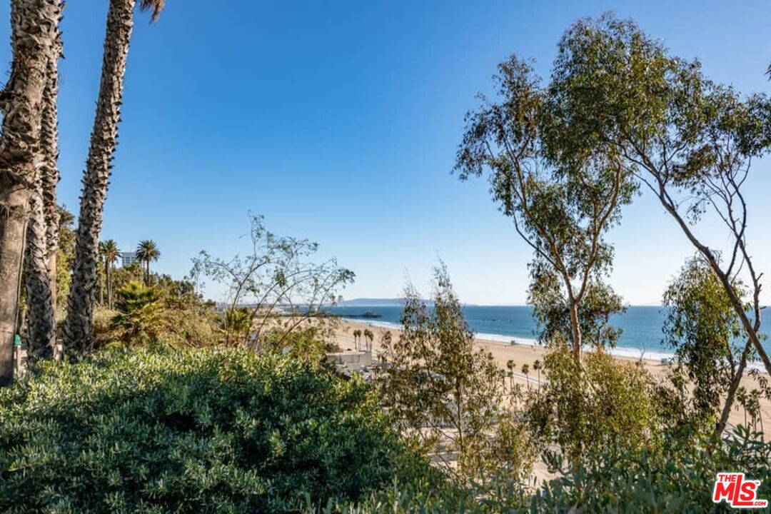 701 Ocean Ave Unit: PHD