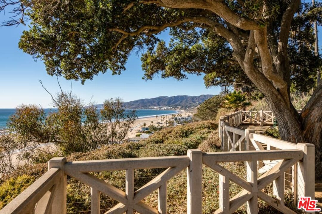 701 Ocean Ave Unit: PHD