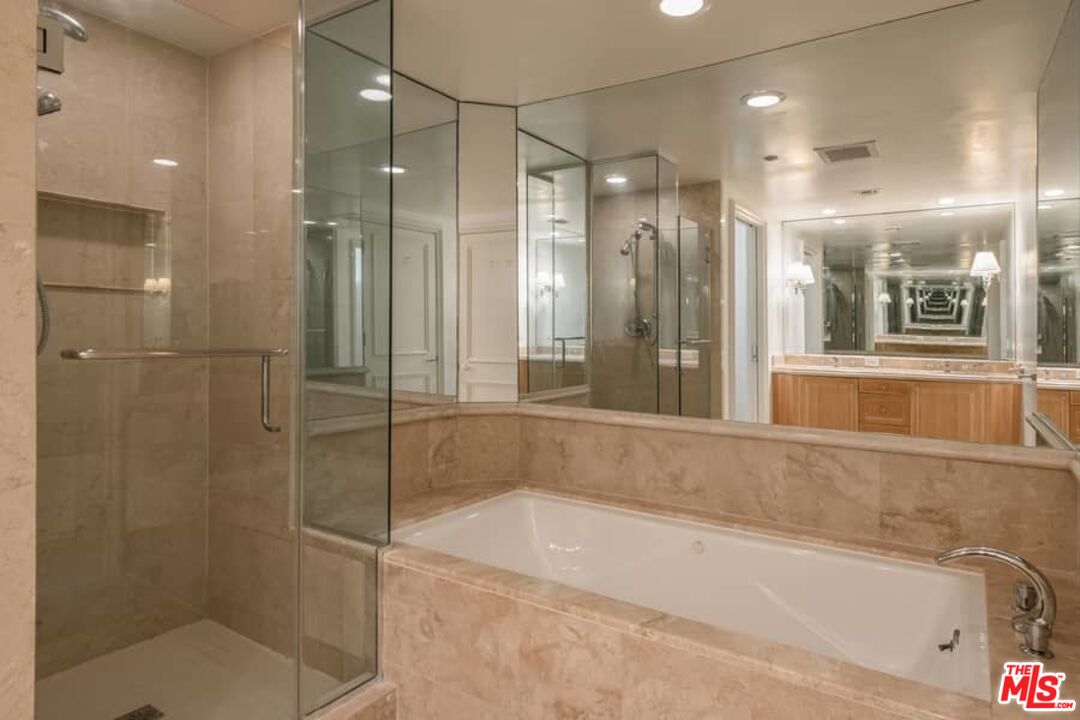 701 Ocean Ave Unit: PHD