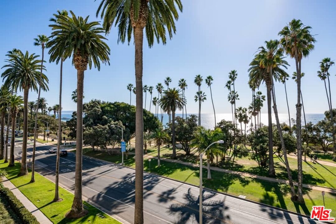 701 Ocean Ave Unit: PHD