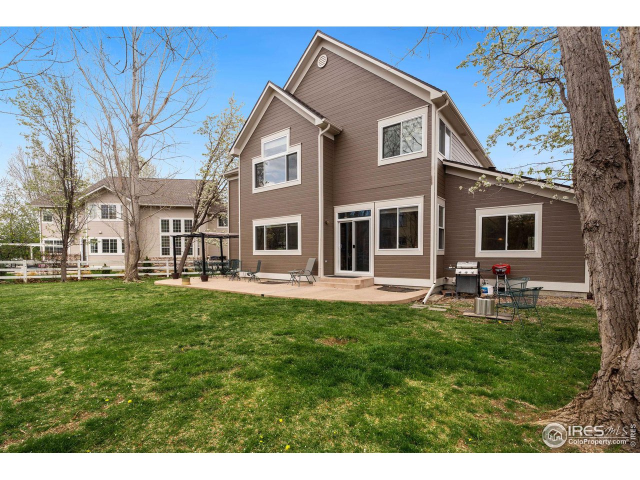 905 Little Leaf Ct