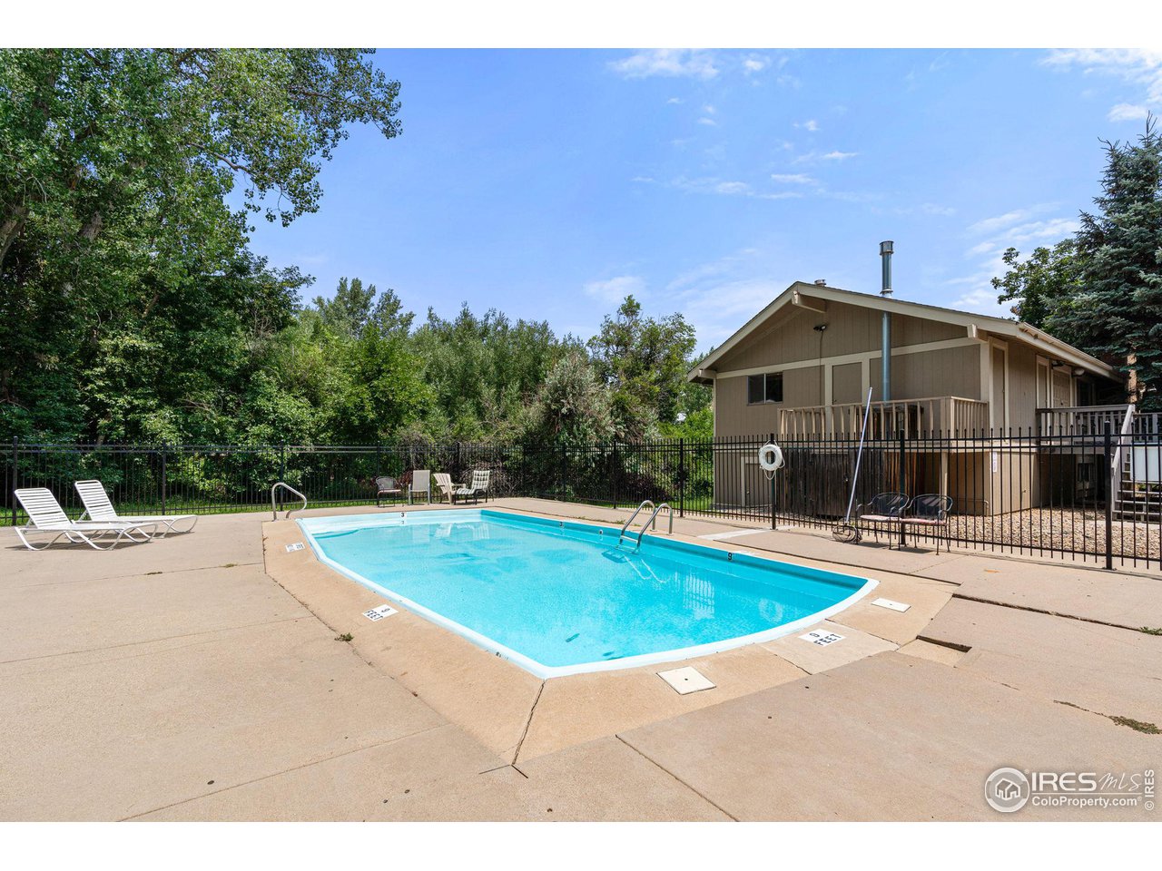 3887 Paseo del Prado