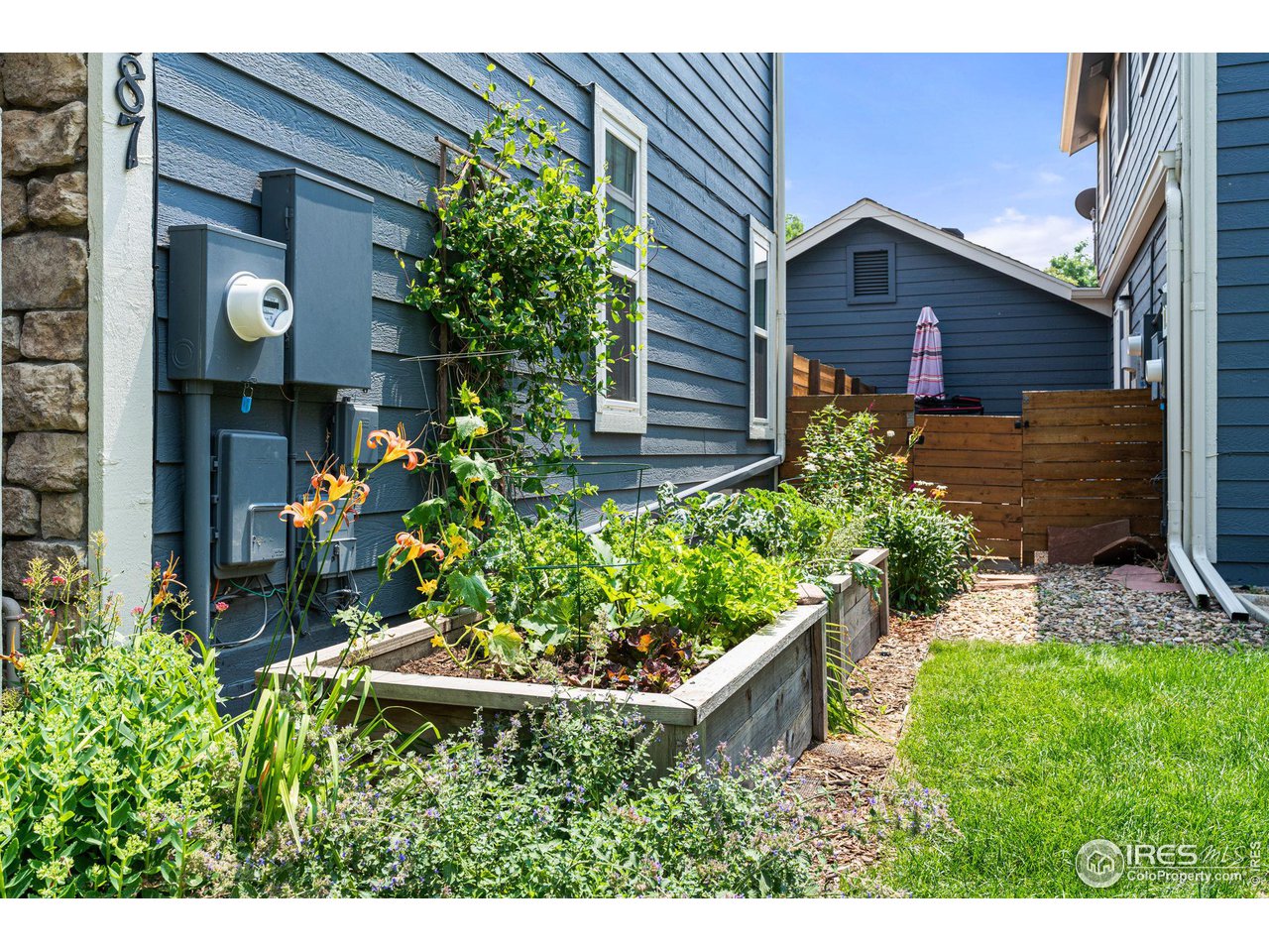 3887 Paseo del Prado