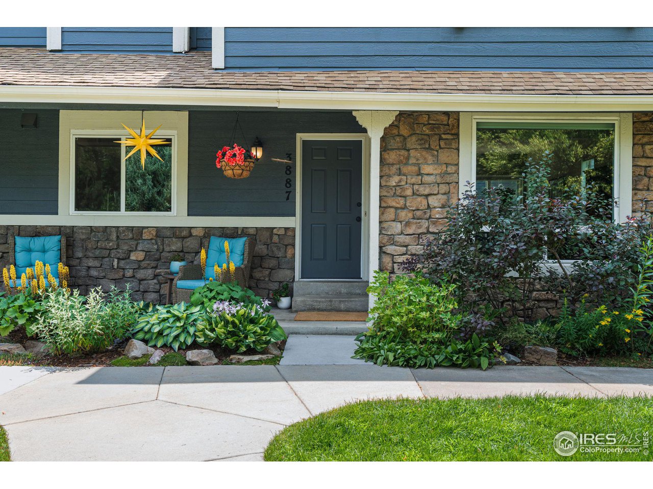 3887 Paseo del Prado