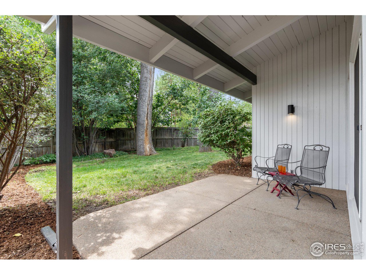 415 Sunnyside Ln