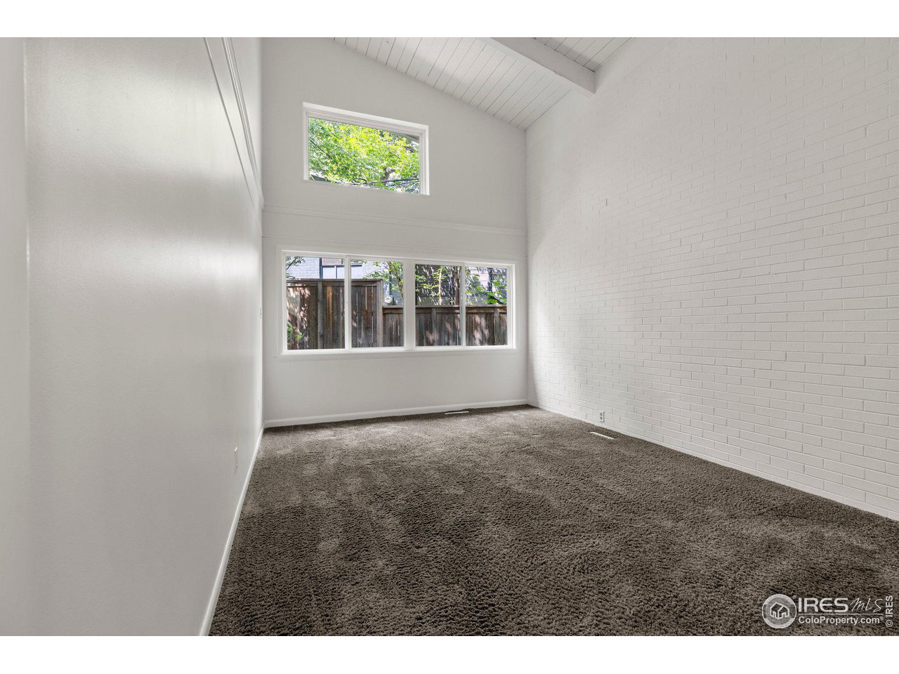 415 Sunnyside Ln