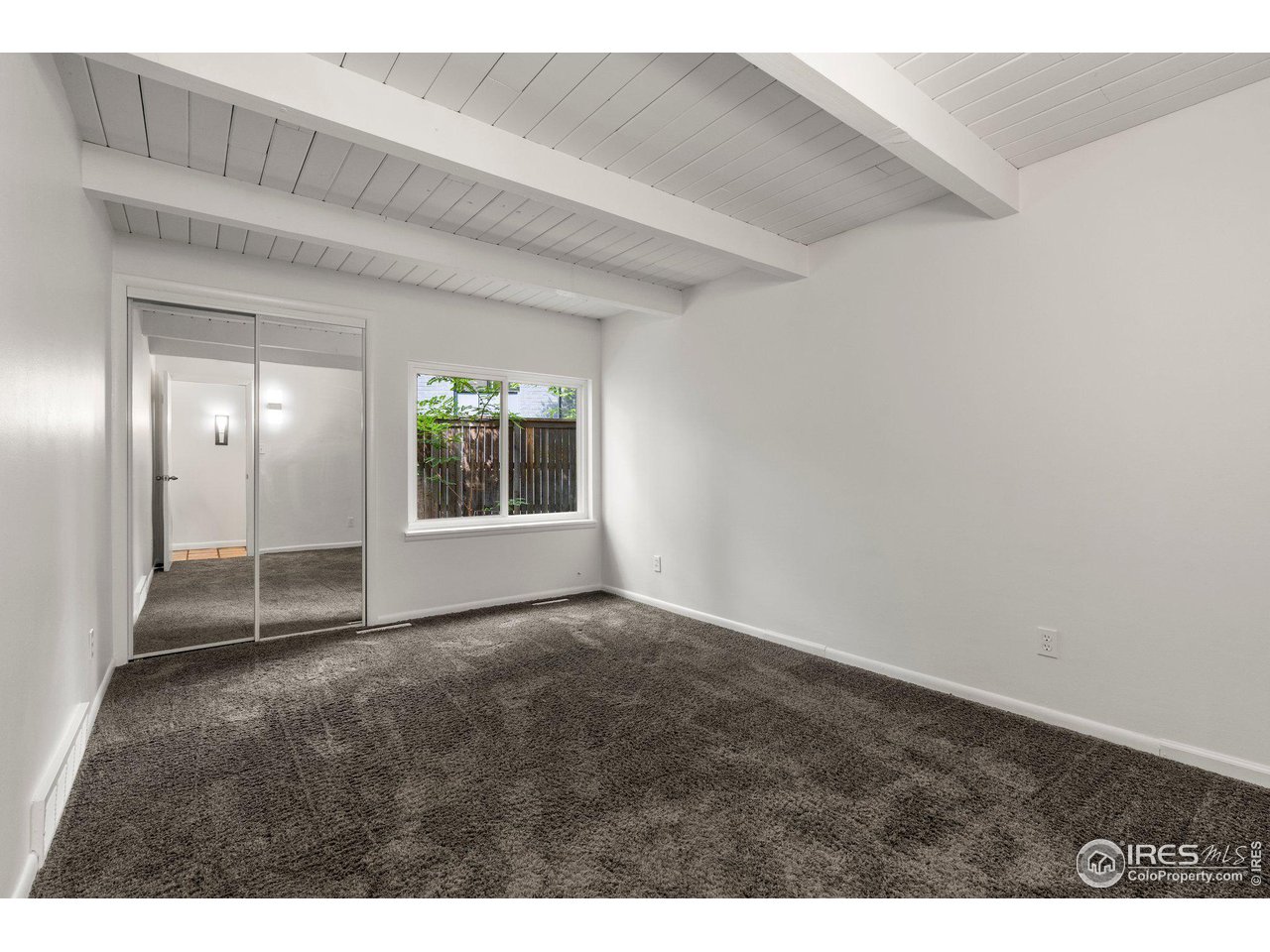 415 Sunnyside Ln