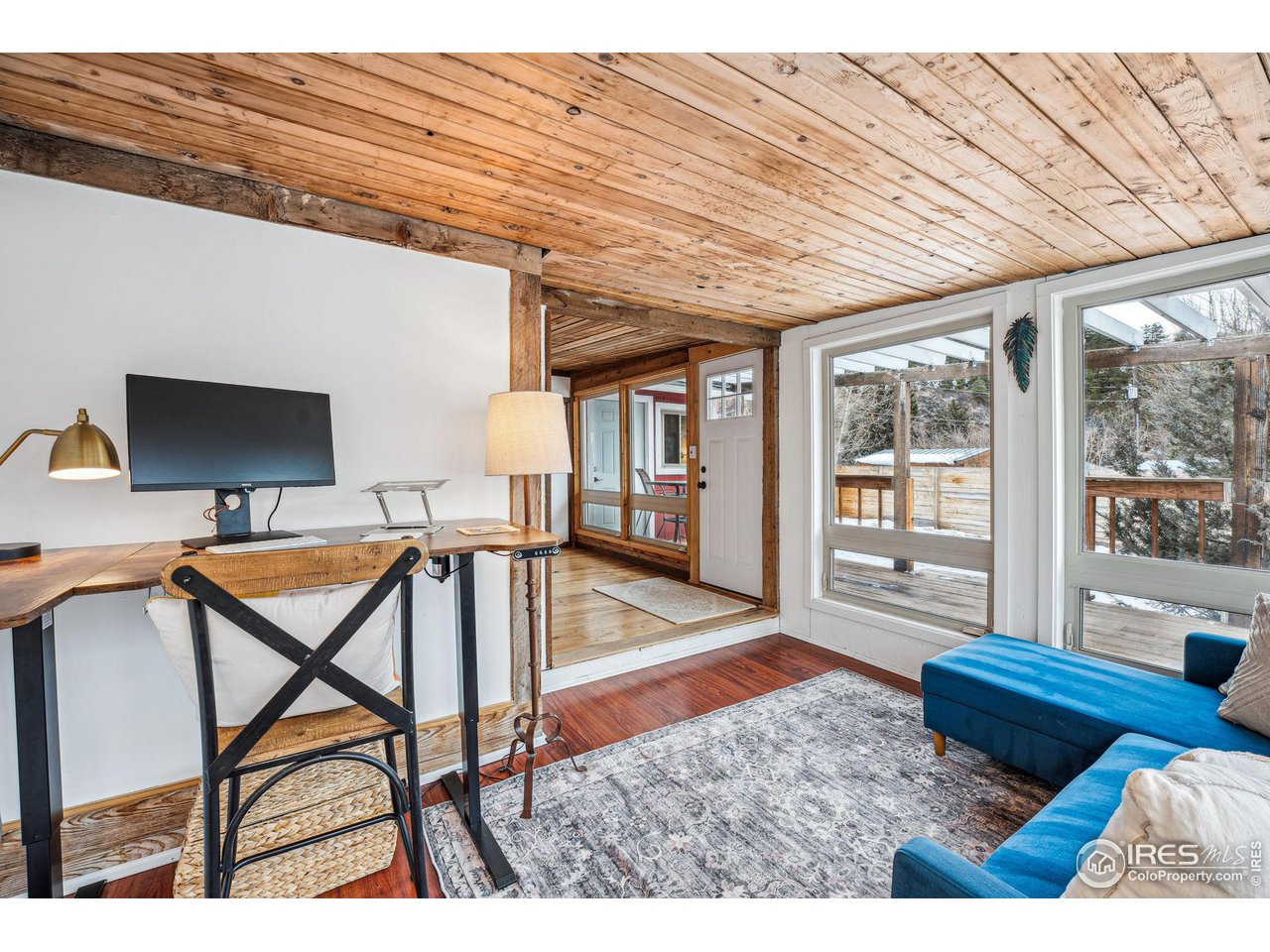 105 Main St 48