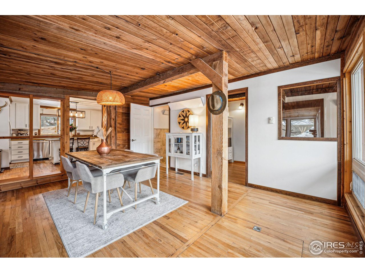 105 Main St 48