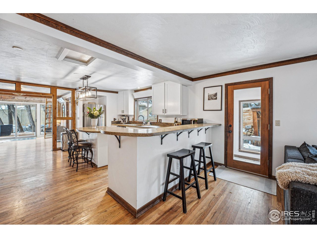 105 Main St 48