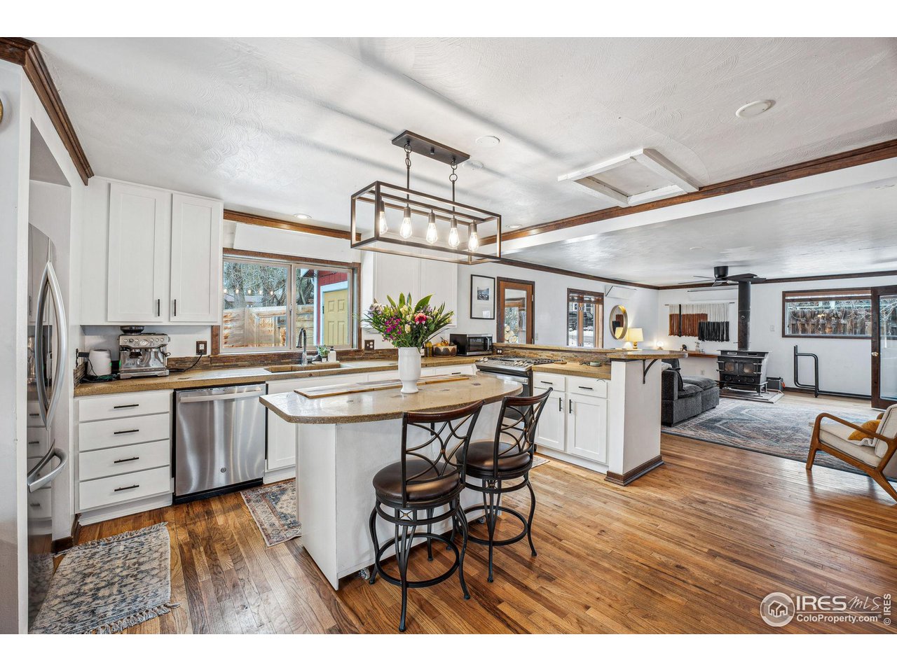 105 Main St 48