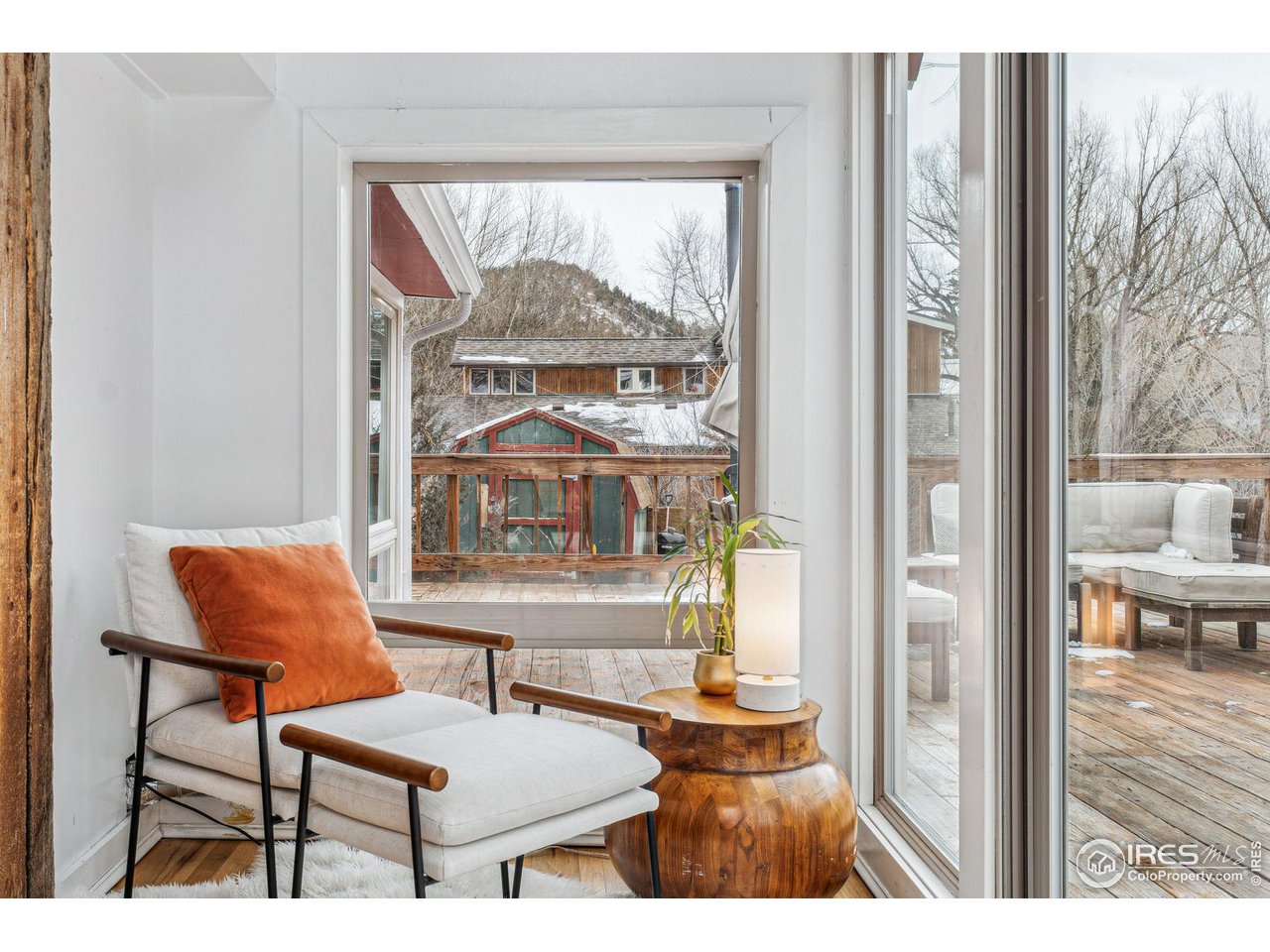 105 Main St 48