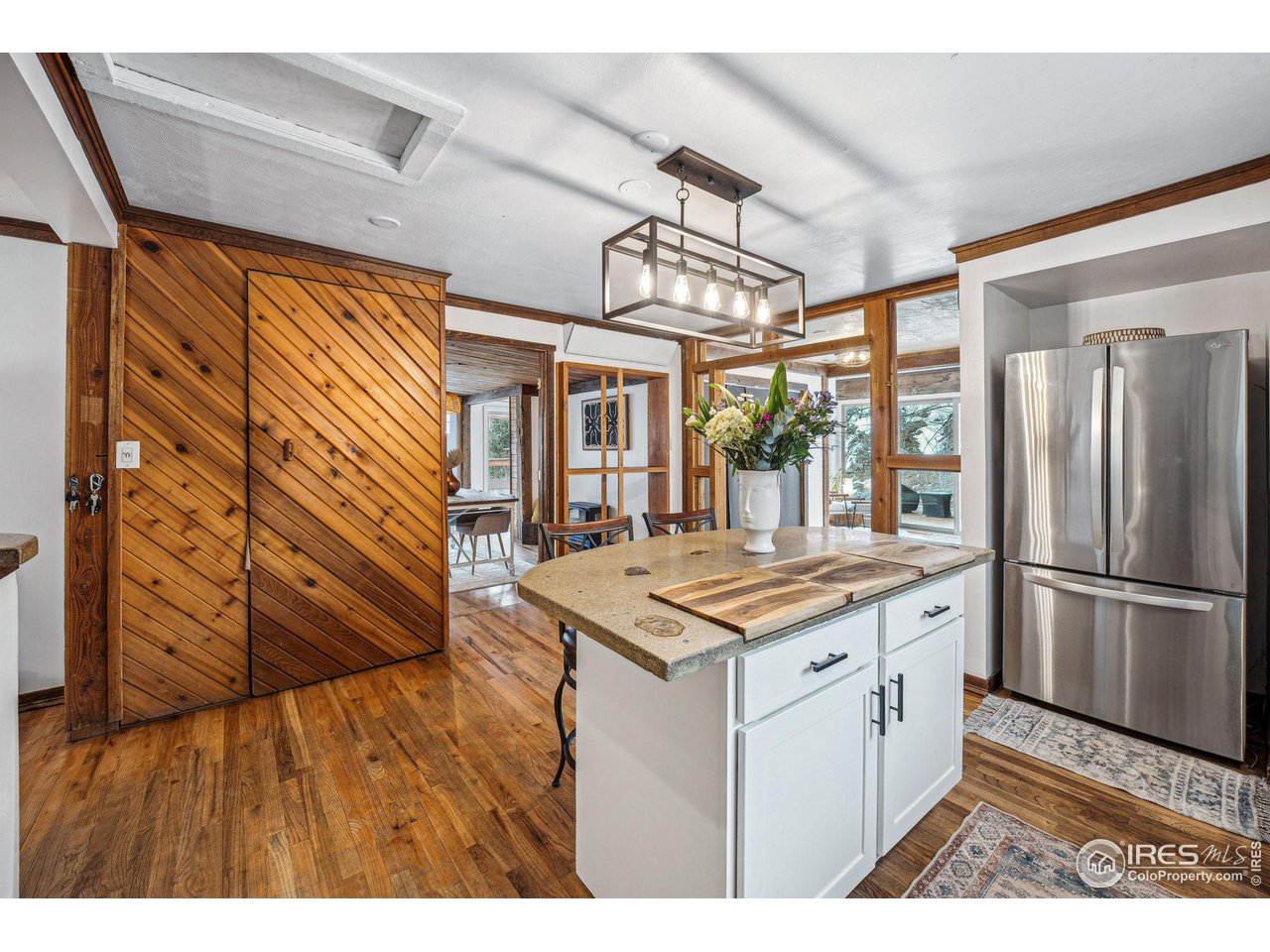 105 Main St 48